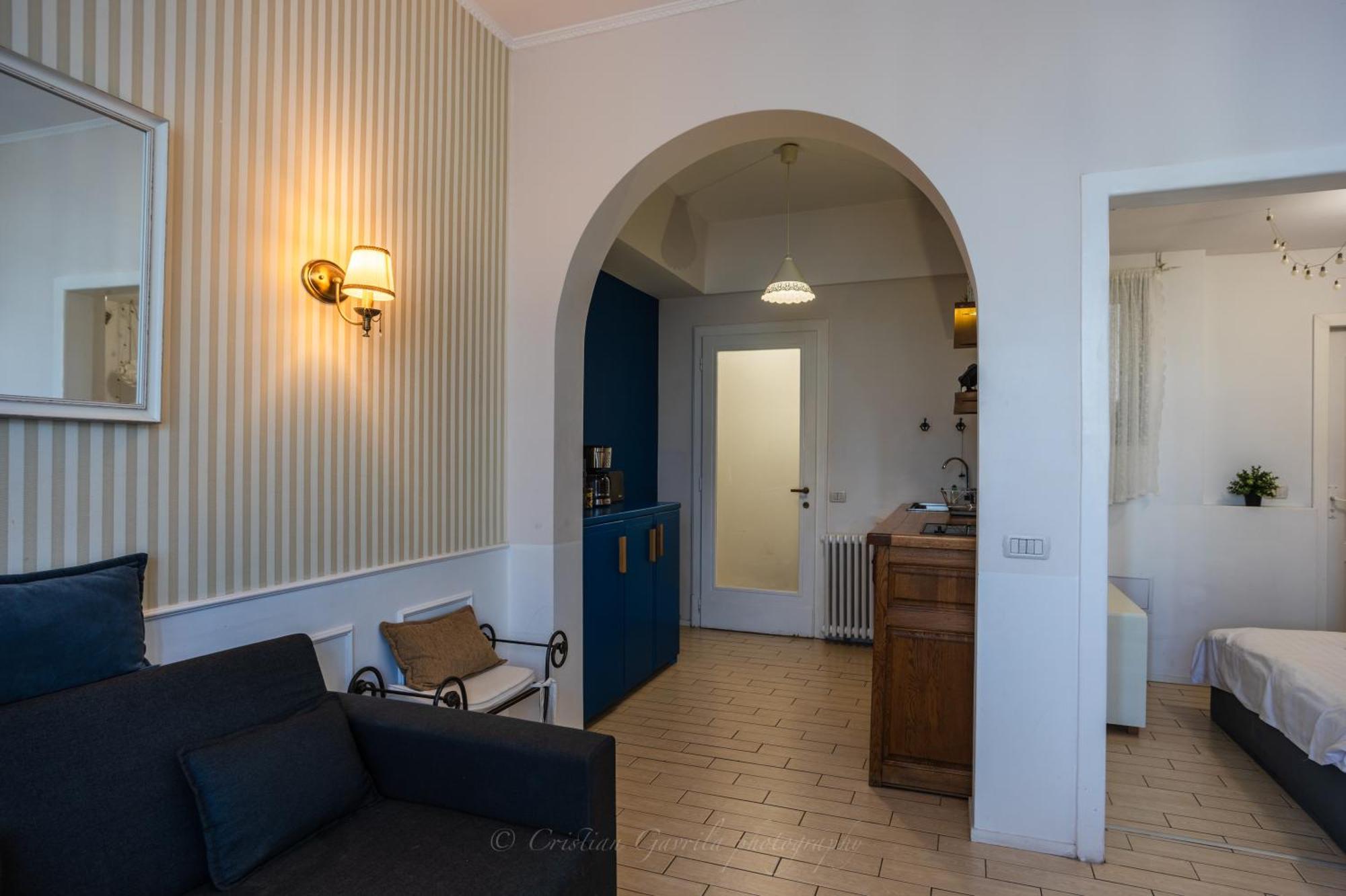 University Apartment Apartment *